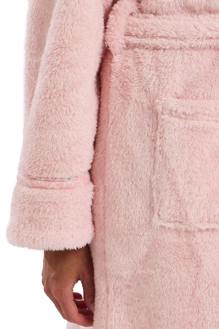 Plush & Cosy Shawl Collar Fleece Robe